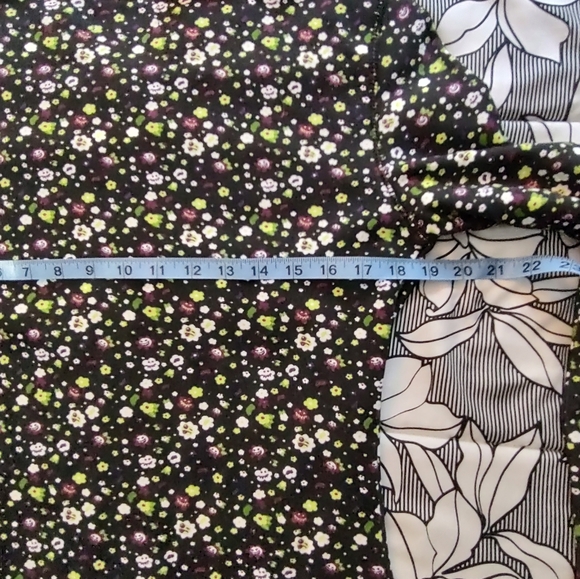 NWT. Tunic length hooded jacket. New with Tags. Size Large. - Picture 8 of 12